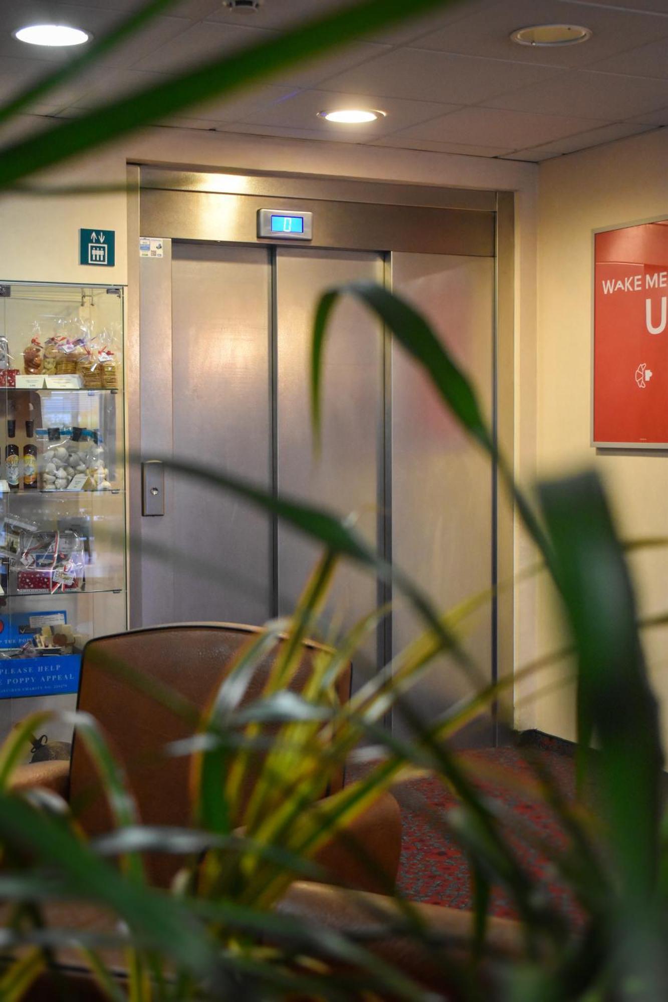 Ibis Albert Pays De Somme Zewnętrze zdjęcie